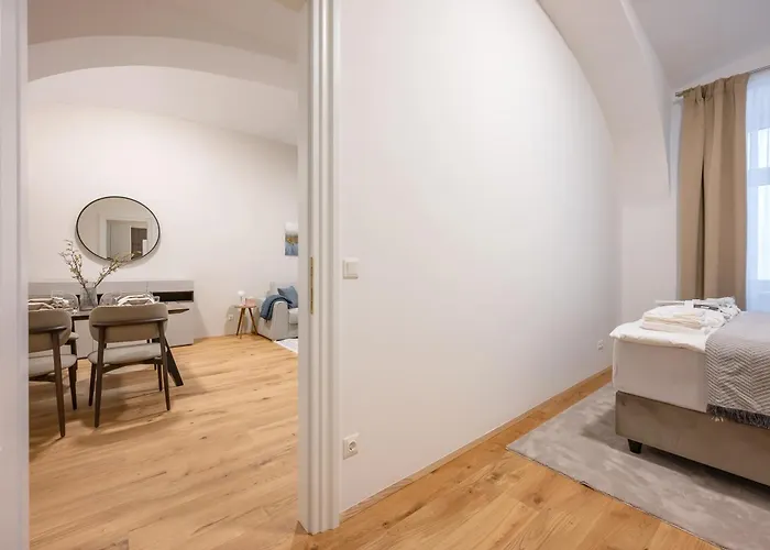 1 Bdr - Diamond, Right Near Vienna's Old Apartamento Viena