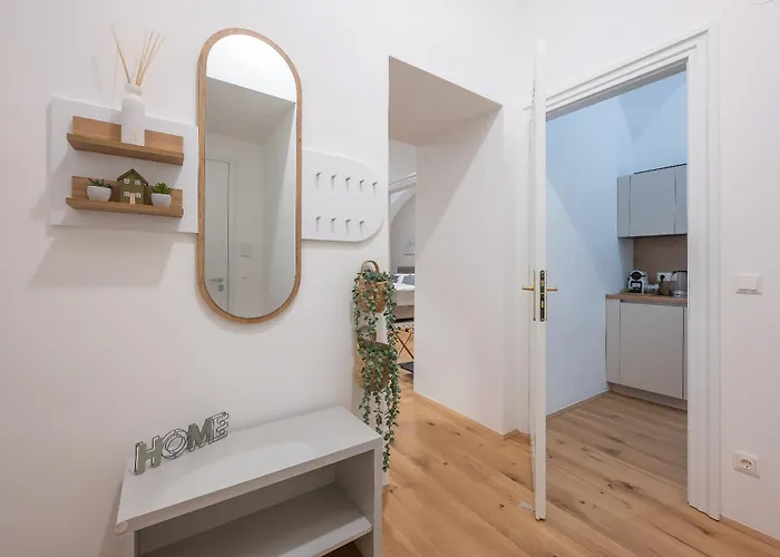 1 Bdr - Diamond, Right Near Vienna's Old Apartamento